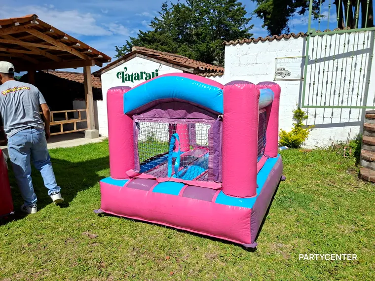 Inflable pequeño rosa para niños pequeños