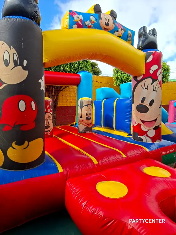 Detalle de inflable temático