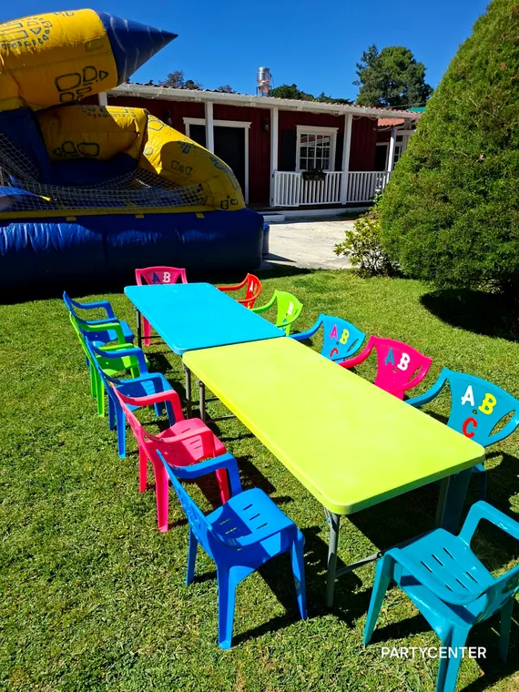 Mesas y sillas infantiles